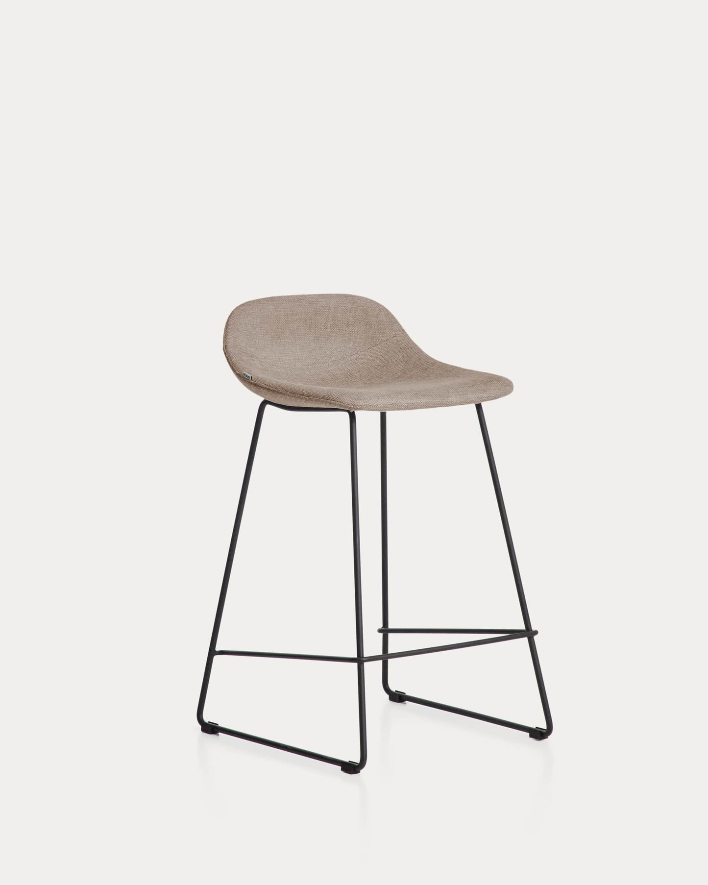 Sgabello Zahara in ciniglia marrone con gambe in acciaio rifinito in nero 65 cm FSC 100%