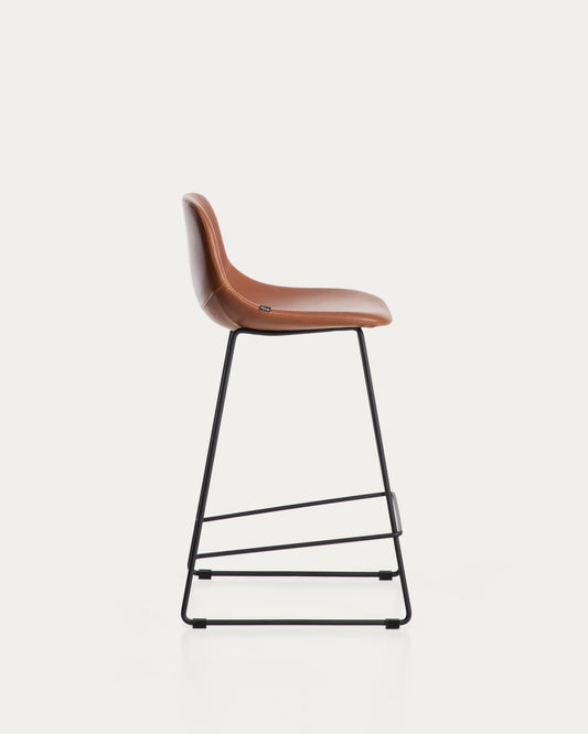 Sgabello Zahara in poliuretano marrone con gambe in acciaio rifinito in nero 76 cm FSC 100%