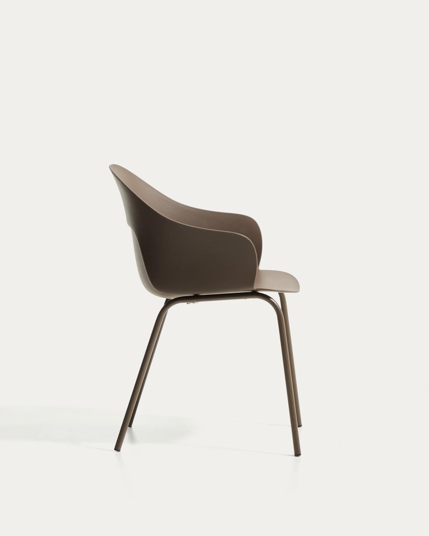 Sedia Sanile con gambe in acciaio con finitura marrone