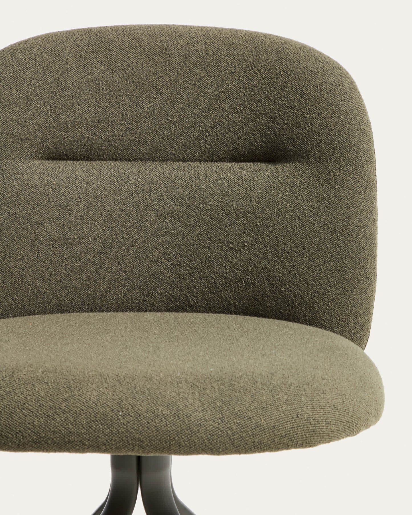 Sedia girevole Arino in ciniglia verde con gambe in metallo verde FSC 100%