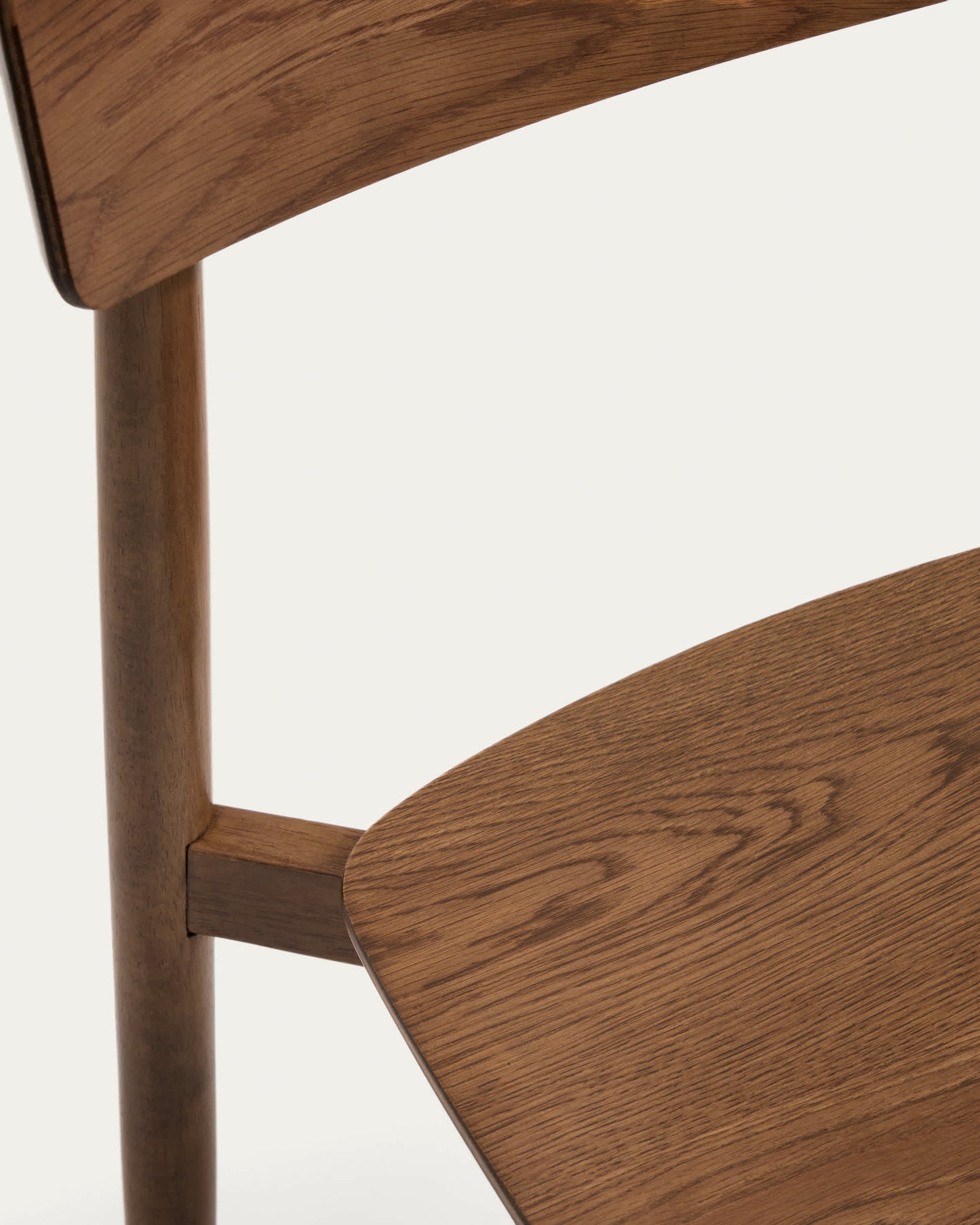 Sedia Evera in impiallacciato di rovere con finitura noce