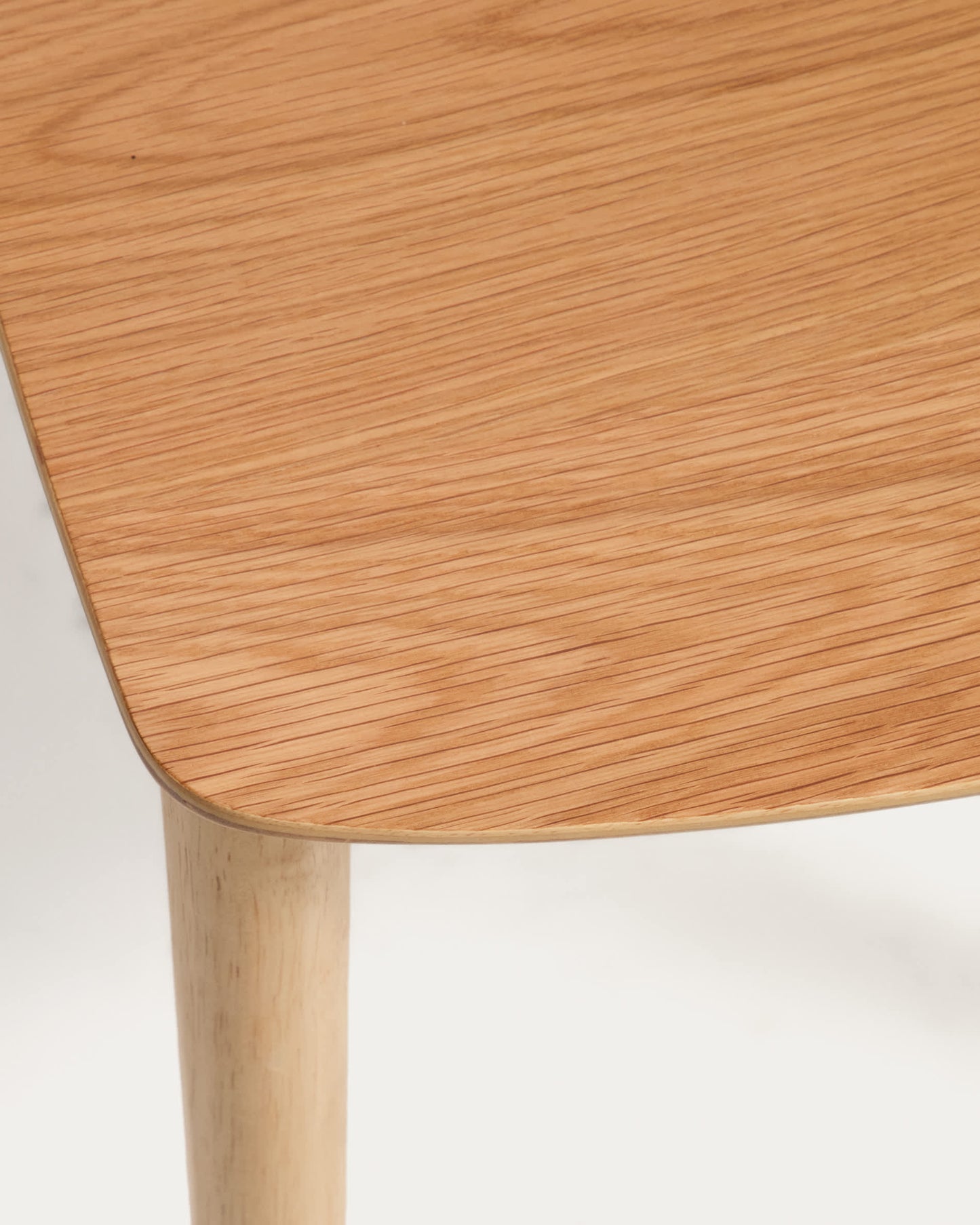 Sedia Evera in impiallacciato di rovere con finitura naturale