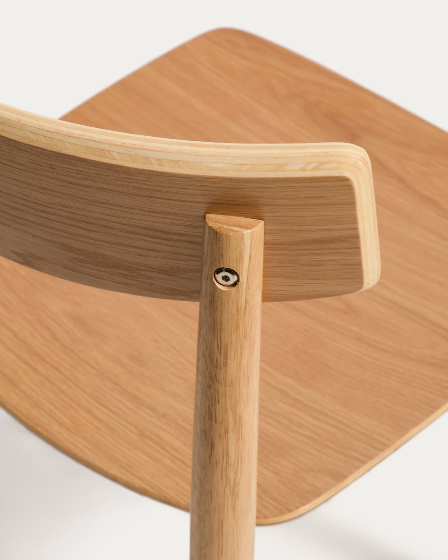 Sedia Evera in impiallacciato di rovere con finitura naturale