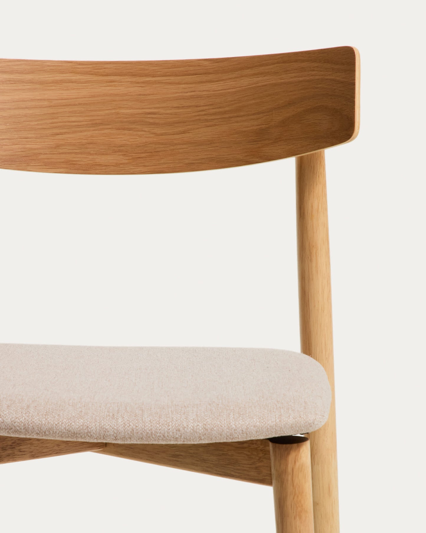 Sedia Evera in ciniglia beige e impiallacciato di rovere con finitura naturale