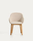 Sedia Meila con braccioli in ciniglia beige e gambe in rovere massiccio con finitura naturale