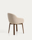 Sedia Meila con braccioli in ciniglia beige e gambe in rovere massiccio con finitura noce