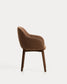 Sedia Meila con braccioli in ciniglia terracotta e gambe in rovere massiccio con finitura noce