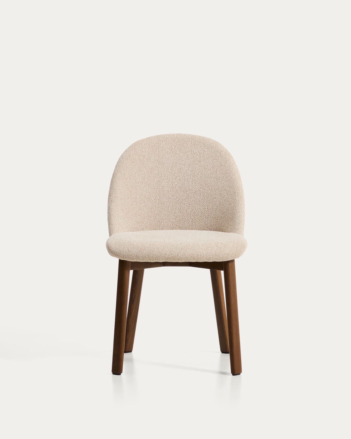 Sedia Meila in ciniglia beige e gambe in rovere massiccio con finitura noce