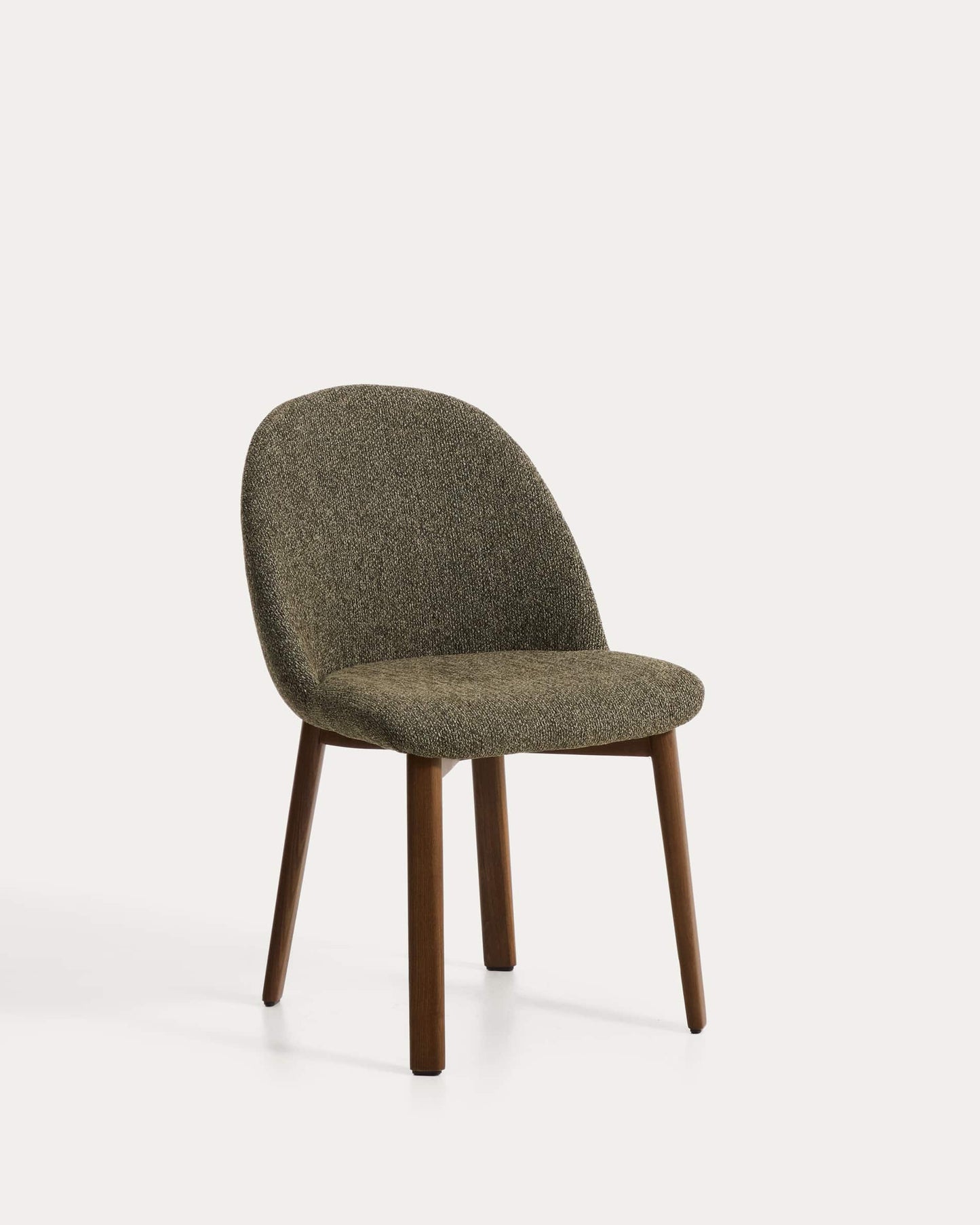 Sedia Meila in ciniglia verde e gambe in rovere massiccio con finitura noce