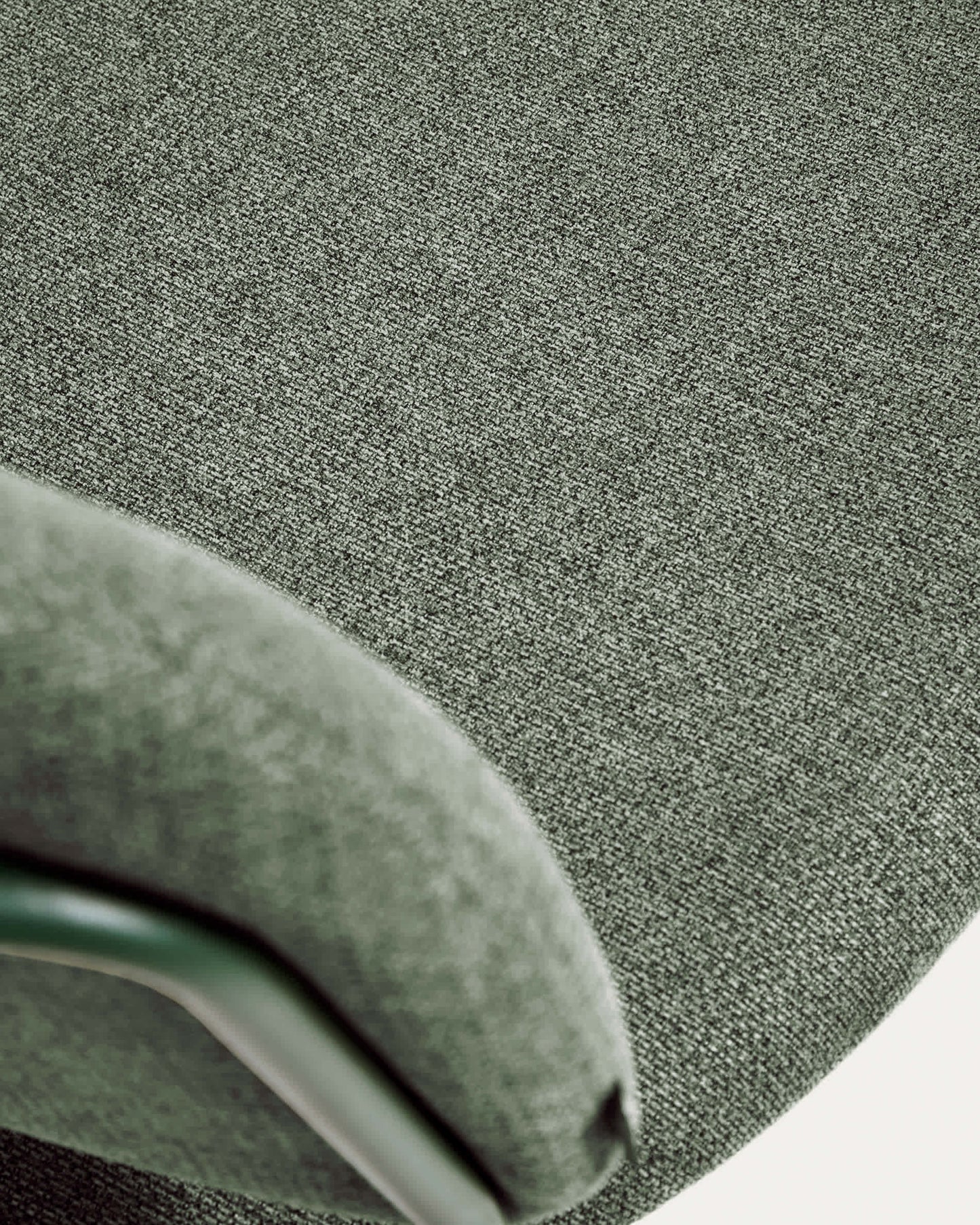 Sedia impilabile Meli in ciniglia verde con gambe in metallo verde FSC Mix Credit