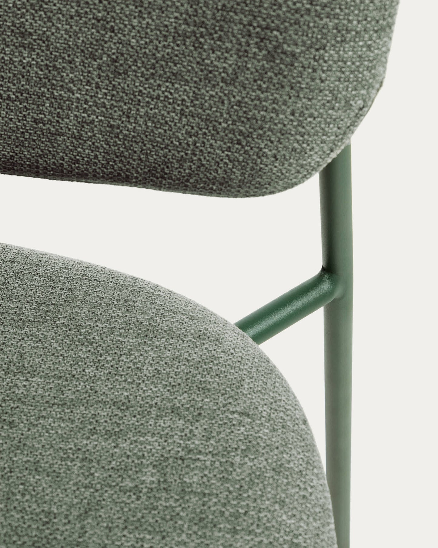 Sedia impilabile Meli in ciniglia verde con gambe in metallo verde FSC Mix Credit