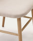 Sedia Helda in ciniglia beige e massello di quercia