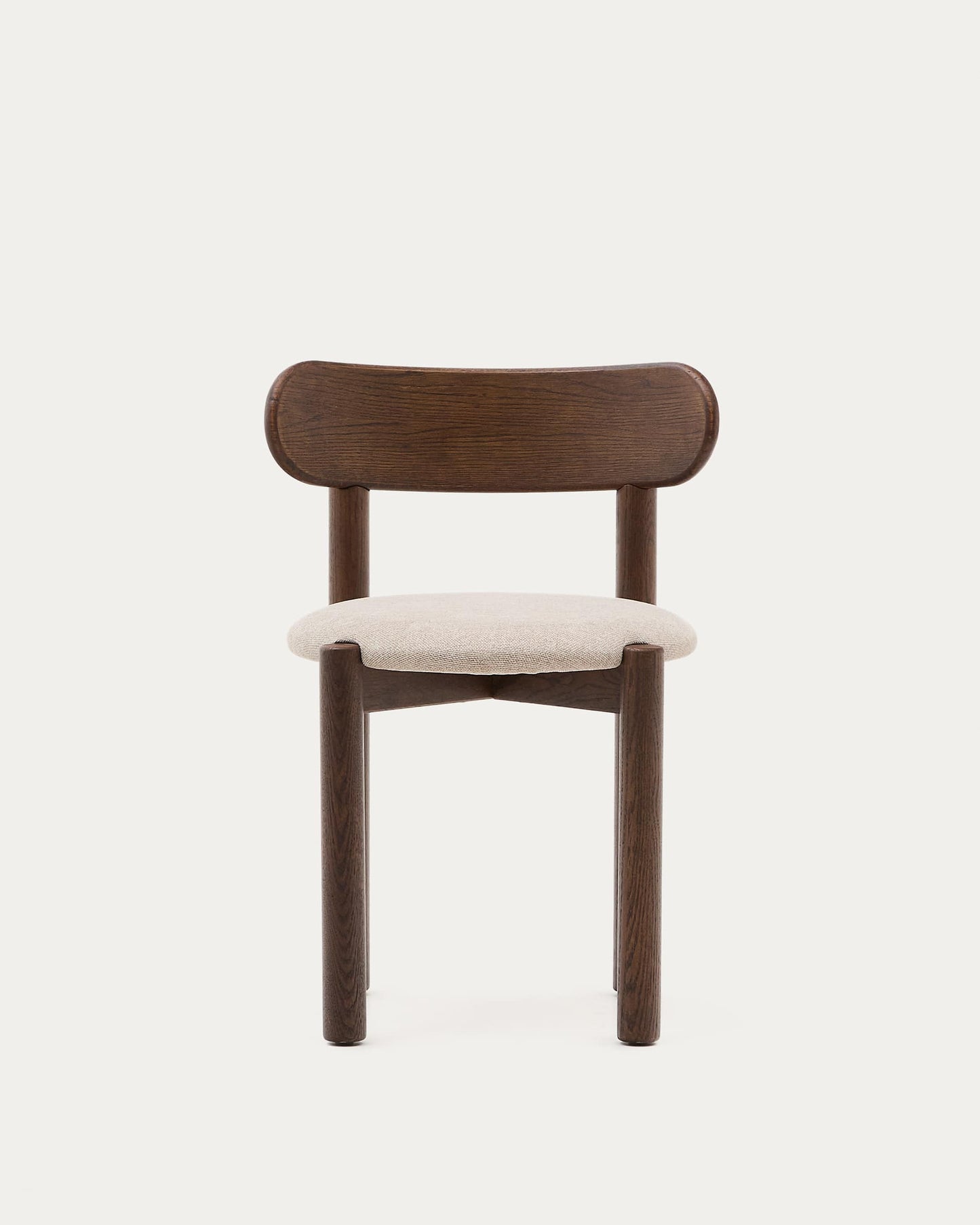 Sedia Nebai in ciniglia marrone con struttura in legno massiccio di rovere finitura in noce