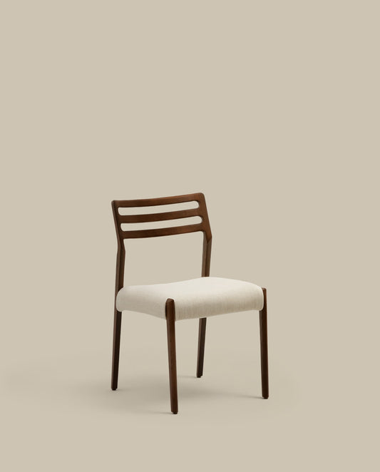Sedia Cudia sfoderabile ciniglia beige legno massiccio di rovere noce