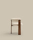 Sedia Granite 3 gambe in ciniglia beige e legno massello di frassino finitura noce