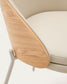 Sedia Eamy di pelle sintetica beige, impiallacciatura in frassino con finitura naturale