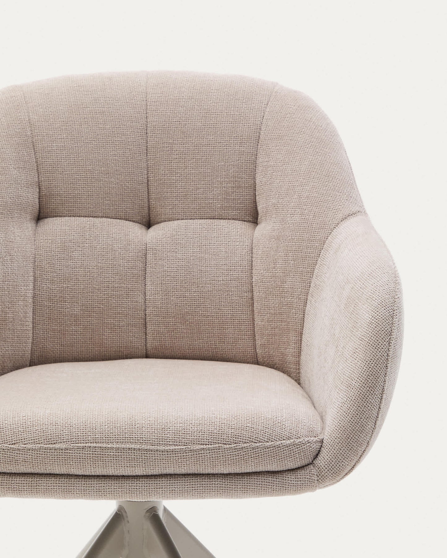 Sedia girevole Dorina di ciniglia beige e gambe in acciaio con finitura beige