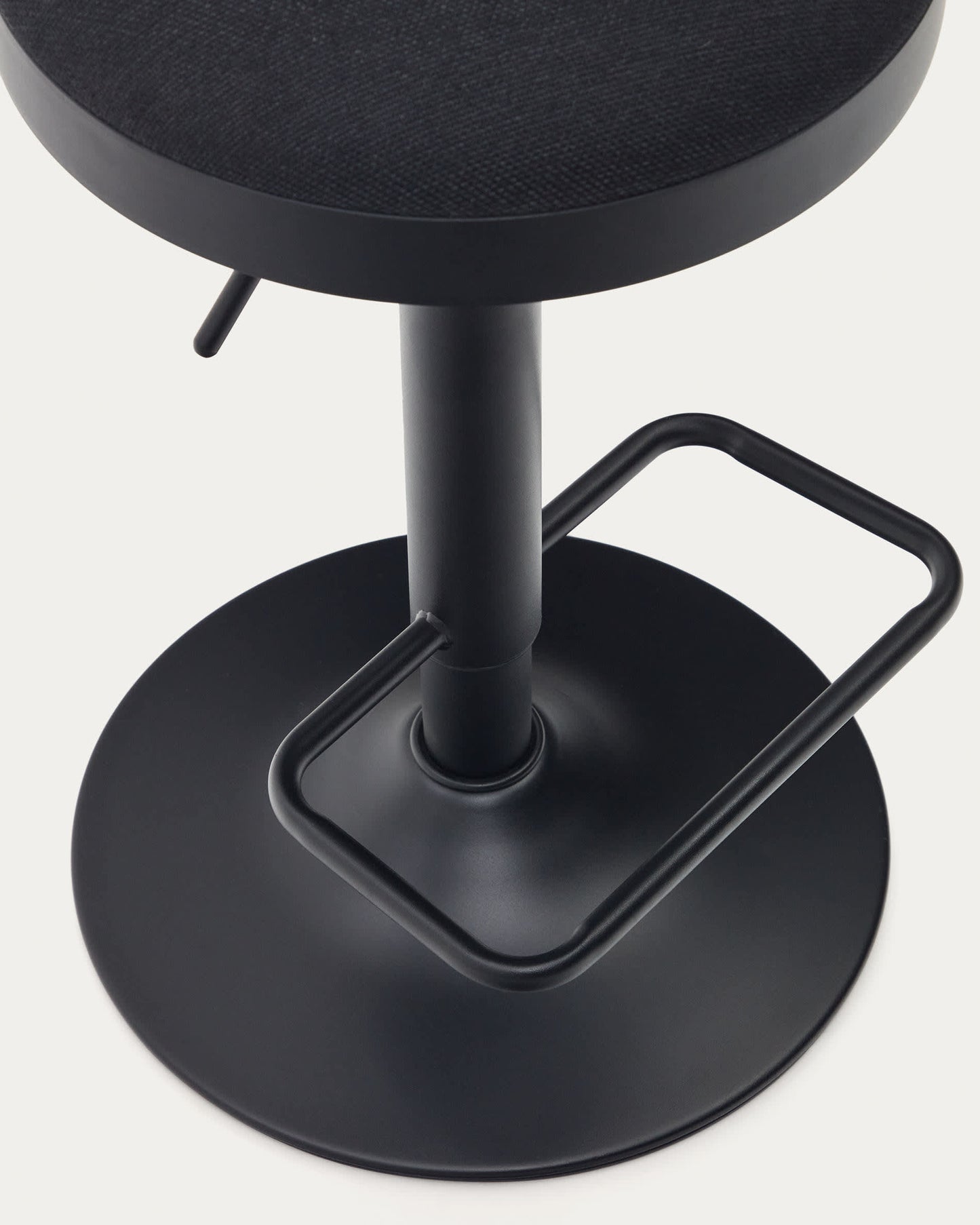 Sgabello Zaib in ciniglia nera e acciaio nero opaco altezza 63-84 cm