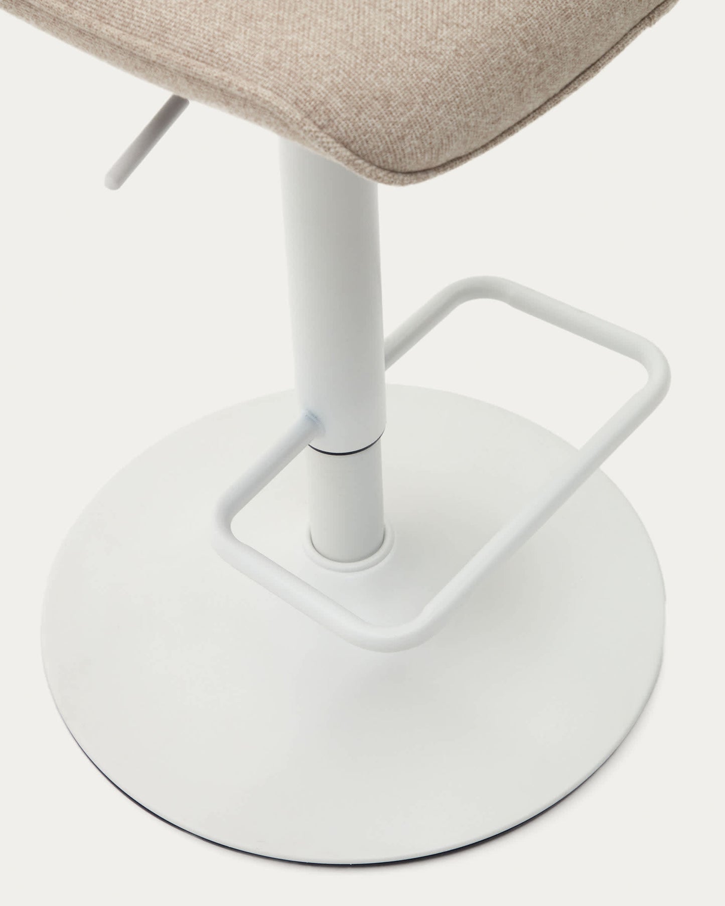 Sgabello Zenda in ciniglia beige e acciaio bianco opaco 81-102 cm