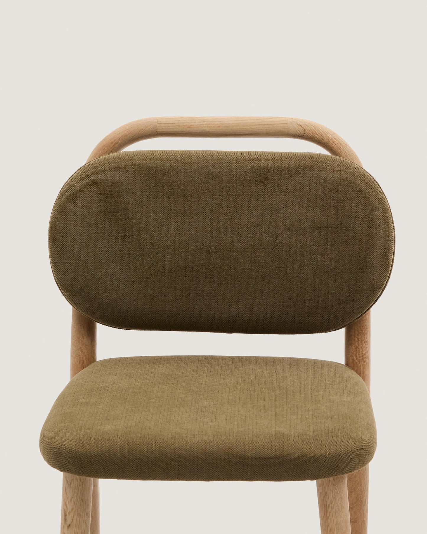 Sgabello Helda in ciniglia verde e massello di quercia 65 cm