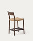Sgabello Yalia con schienale in legno massello di rovere con finitura in noce e seduta in corda da 65 cm