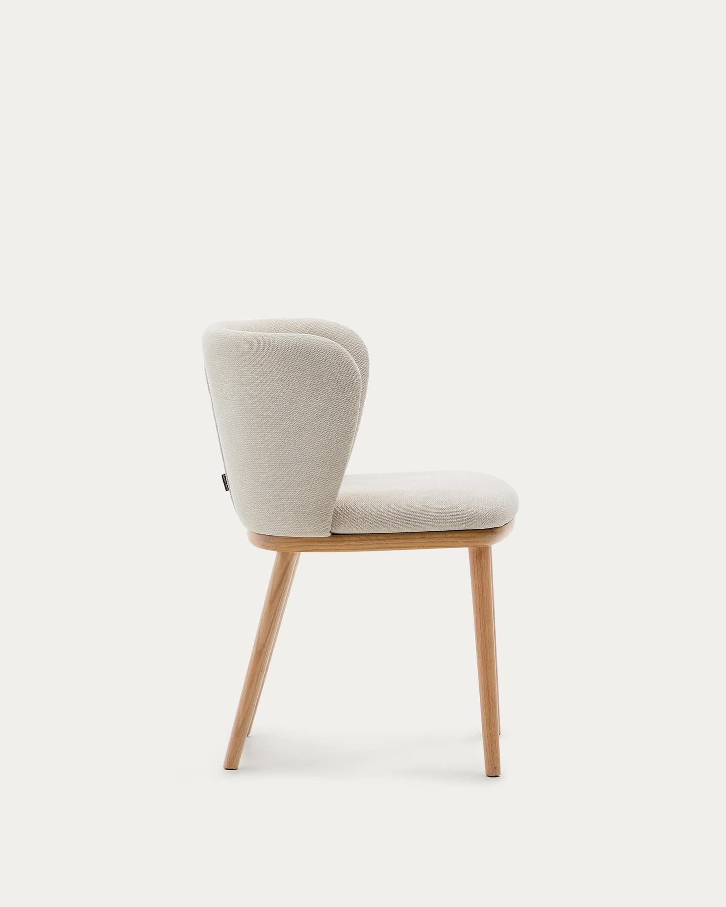 Sedia Ciselia cignilia beige legno di frassino finitura tono naturale