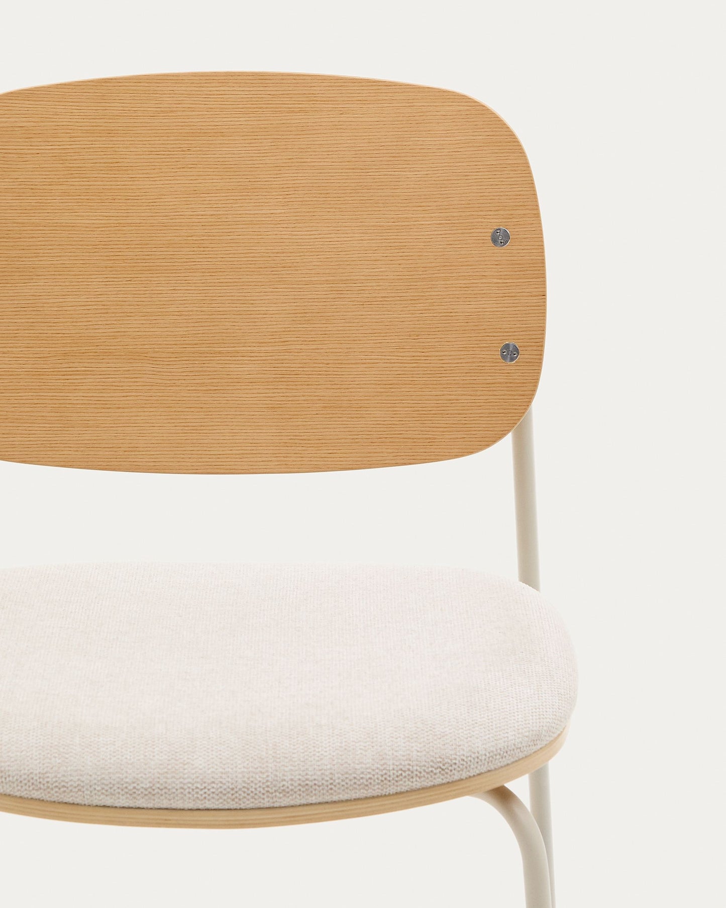 Sedia impilabile Meli in compensato di pioppo con seduta in ciniglia beige e gambe in metallo beige
