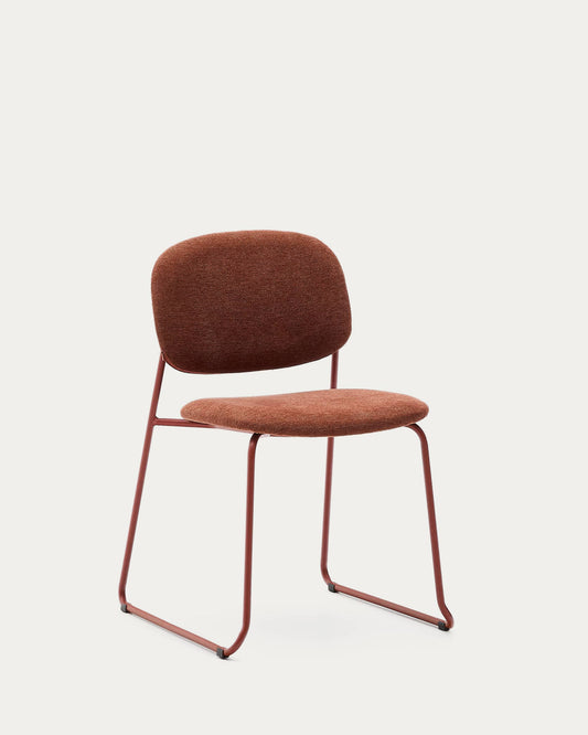 Sedia impilabile Meli in ciniglia terracotta e gambe in metallo terracotta FSC Mix Credit