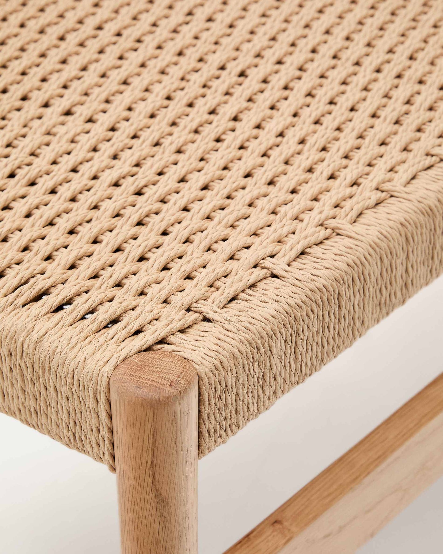 Panca Zaide in legno massiccio di rovere con finitura naturale e seduta in corda 120 cm