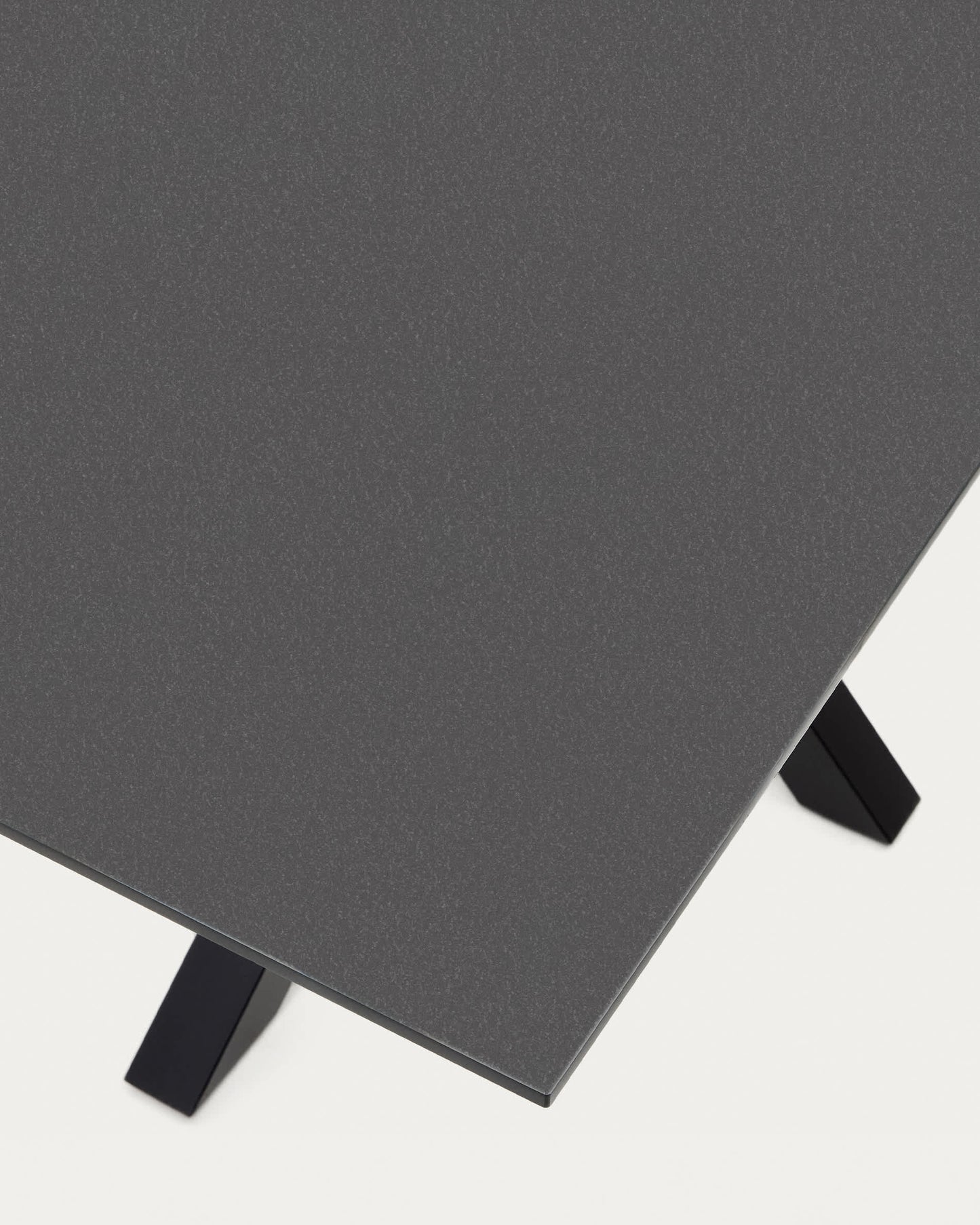 Tavolo Argo in vetro nero con gambe in acciaio finitura nera 160 x 90 cm