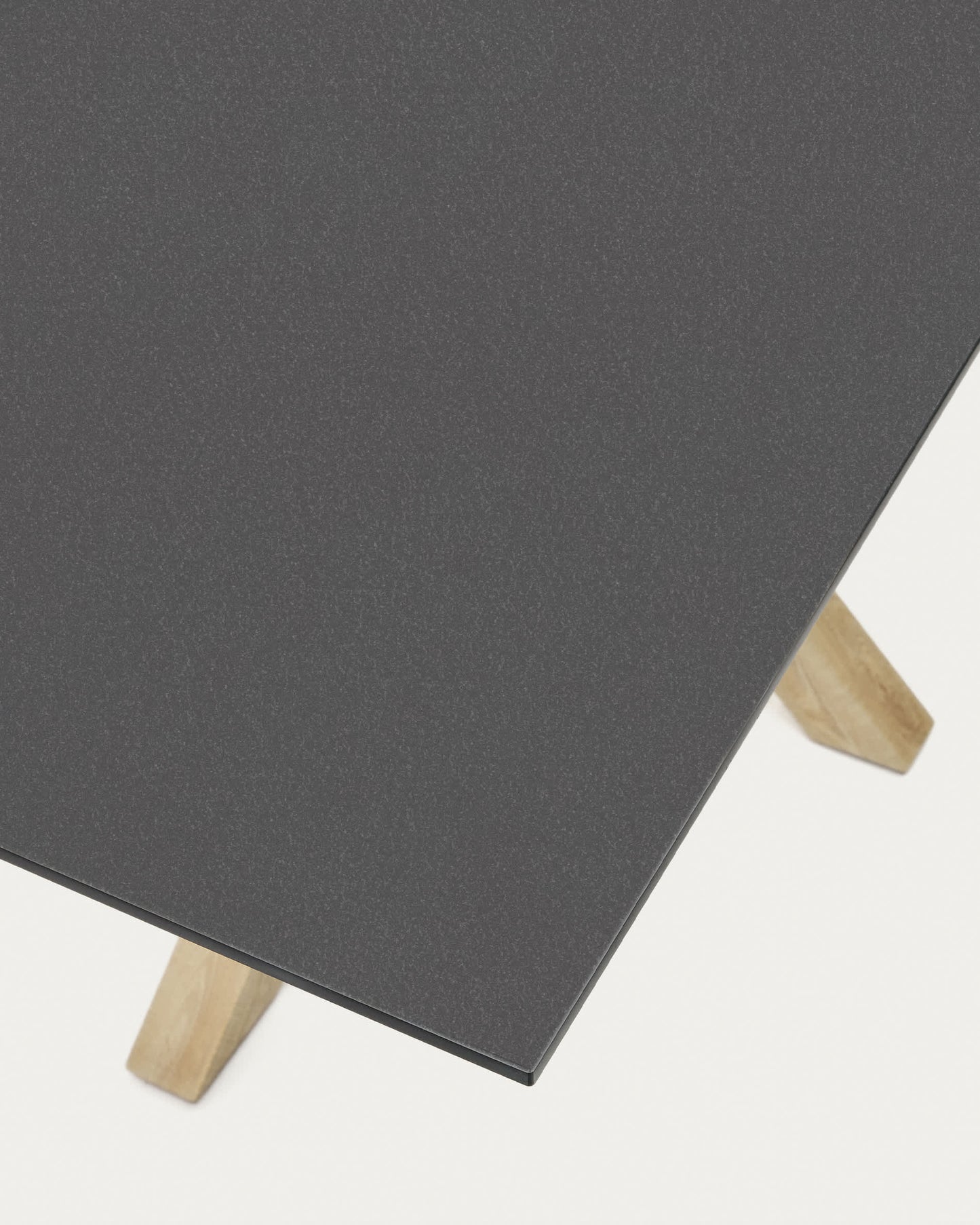 Tavolo Argo di vetro nero opaco e gambe in acciaio effetto legno 160 x 90 cm
