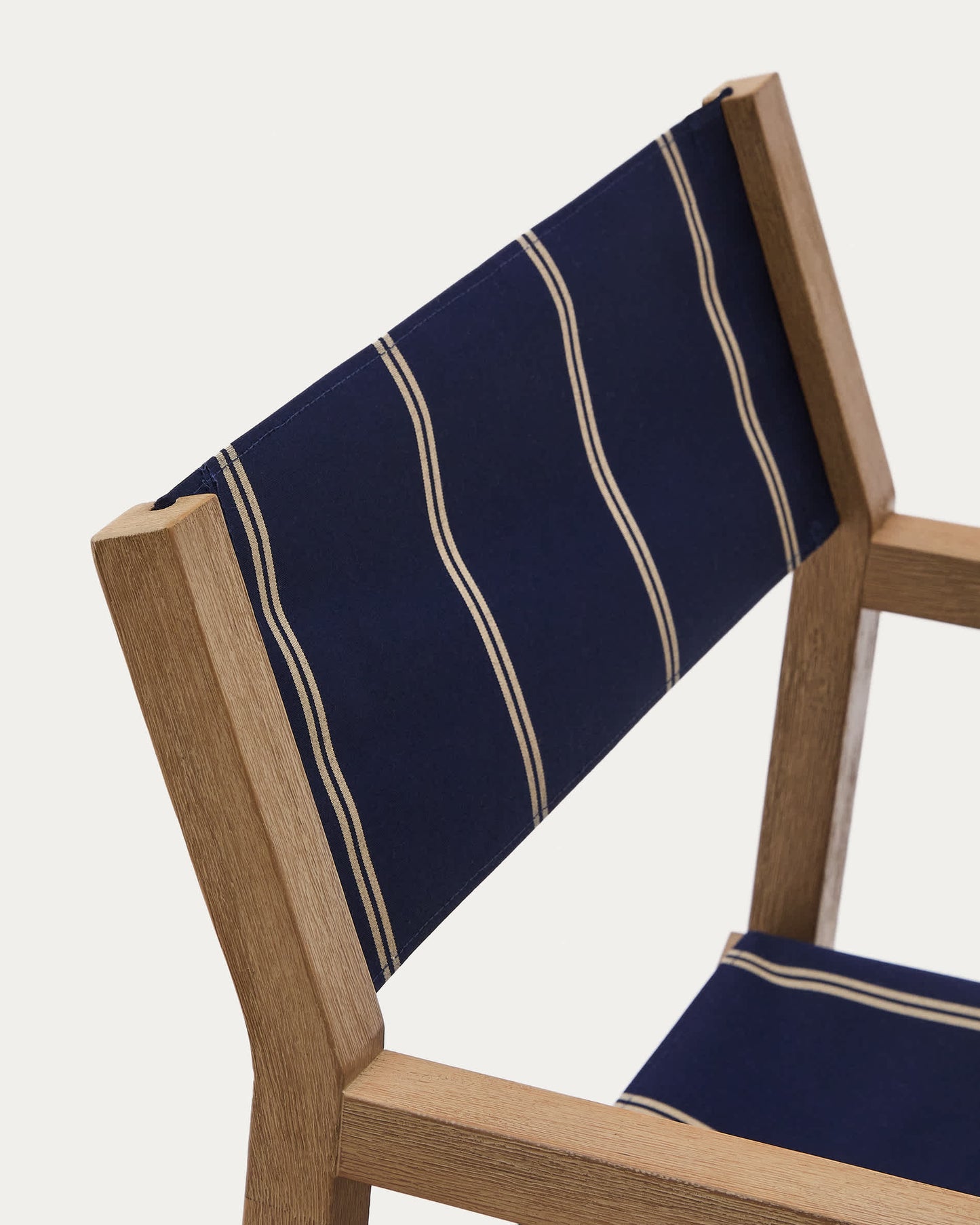 Sedia pieghevole da esterno Vilara a righe blu e beige in legno massiccio di acacia