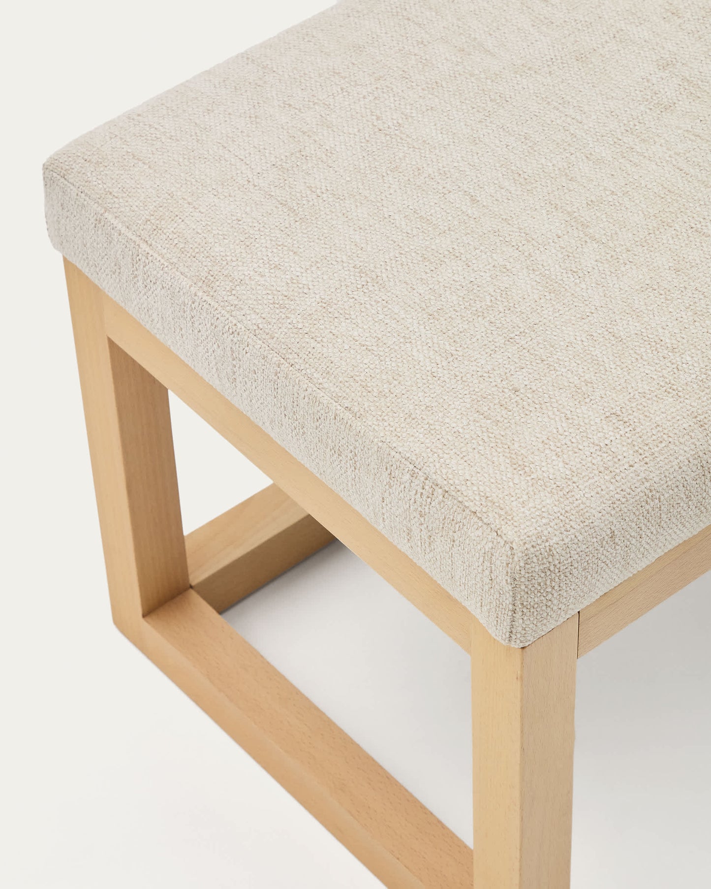 Panca Loya in ciniglia beige e legno di faggio 128 cm