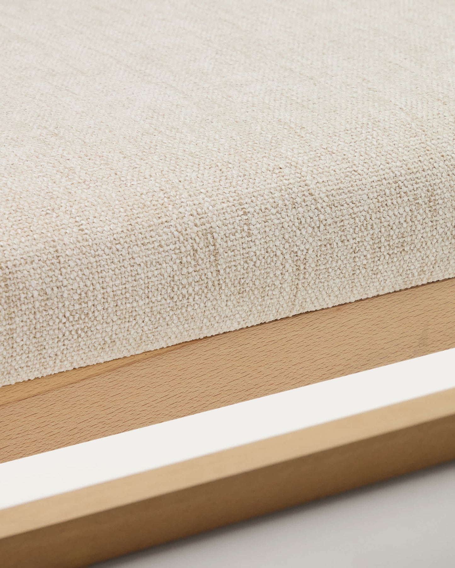 Panca Loya in ciniglia beige e legno di faggio 128 cm
