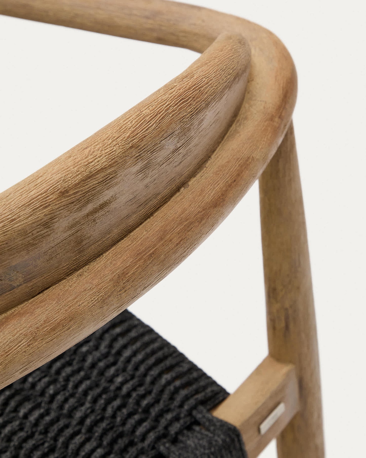 Sedia Nina in legno massello di acacia e corda nera