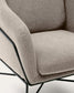 Poltrona Brida beige e gambe in acciaio con finitura nera