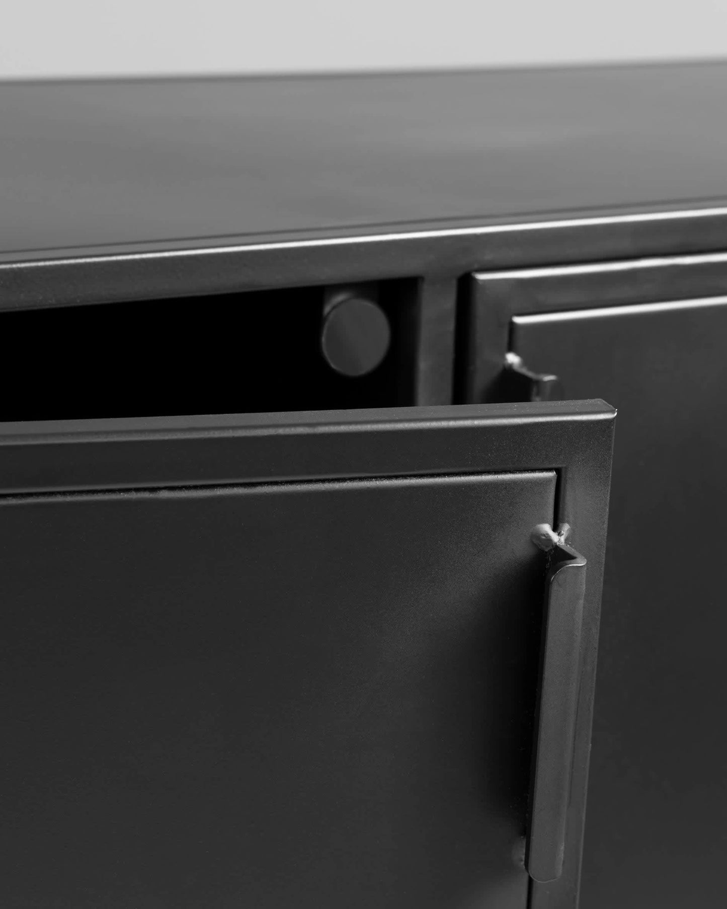 Credenza Shantay 3 ante in acciaio verniciato nero 160 x 72 cm