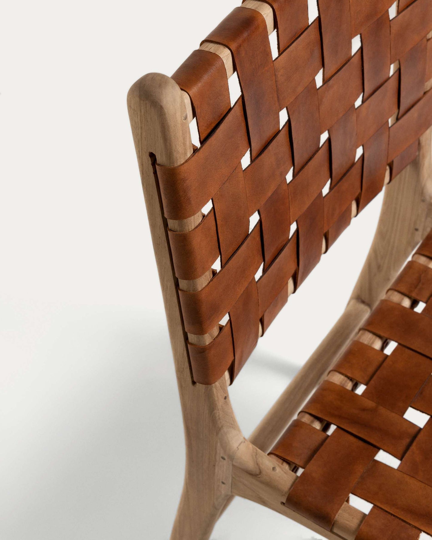 Sedia Calixta in pelle e legno massello di teak