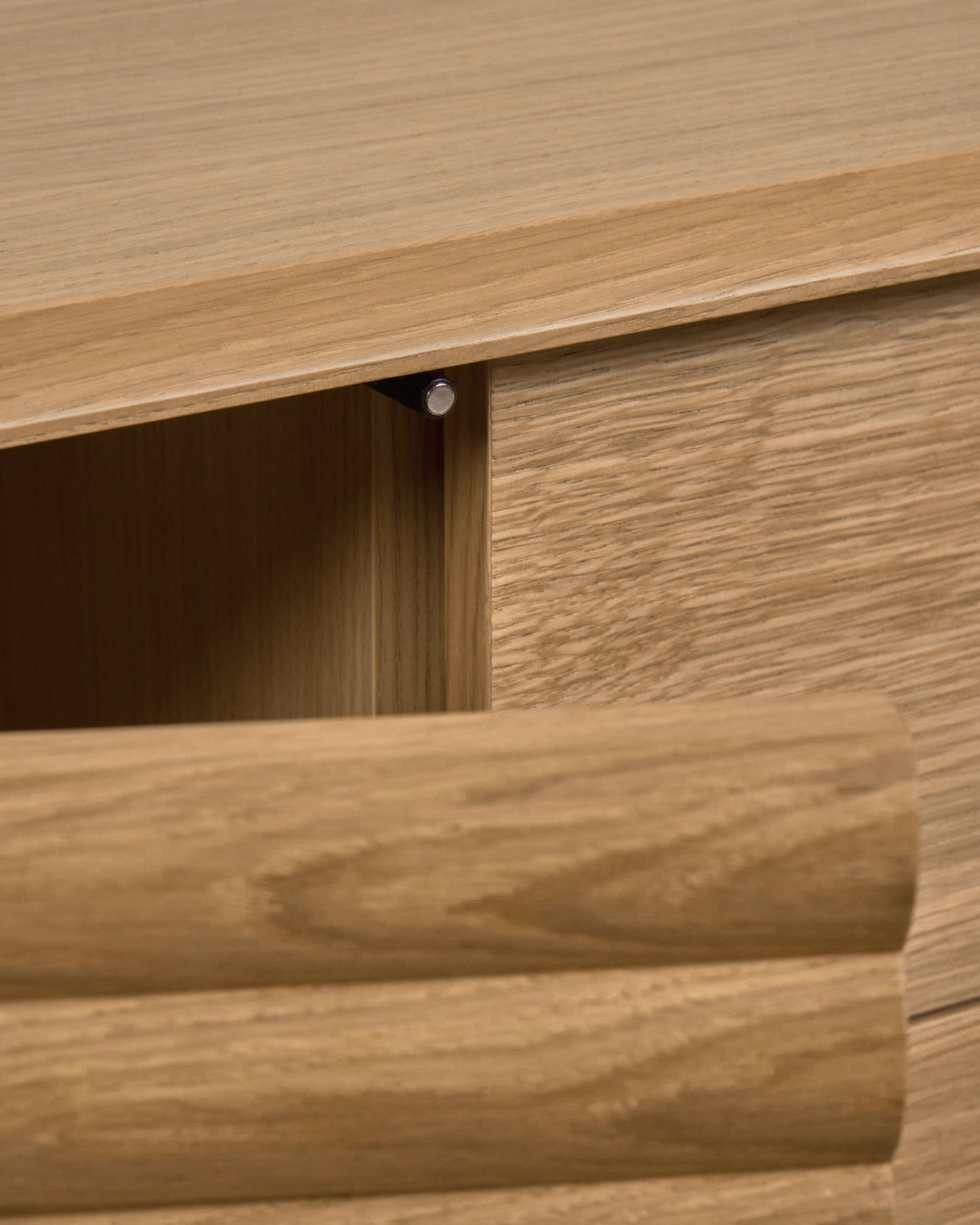 Credenza Lenon 2 ante 3 cassetti legno e impiallacciatura rovere 155x86cm