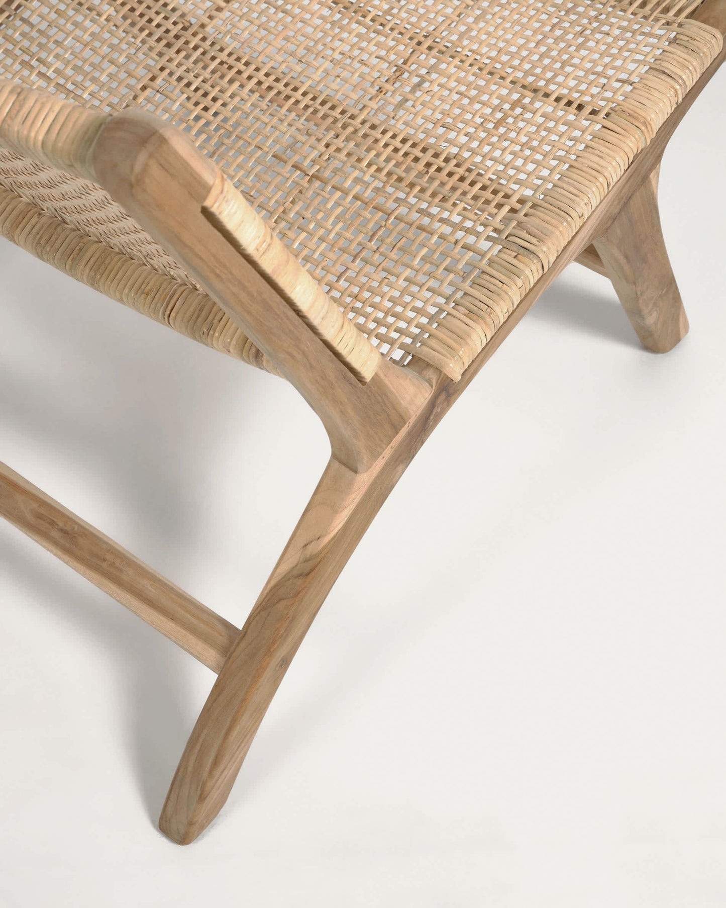 Poltrona Beida in legno massello di teak