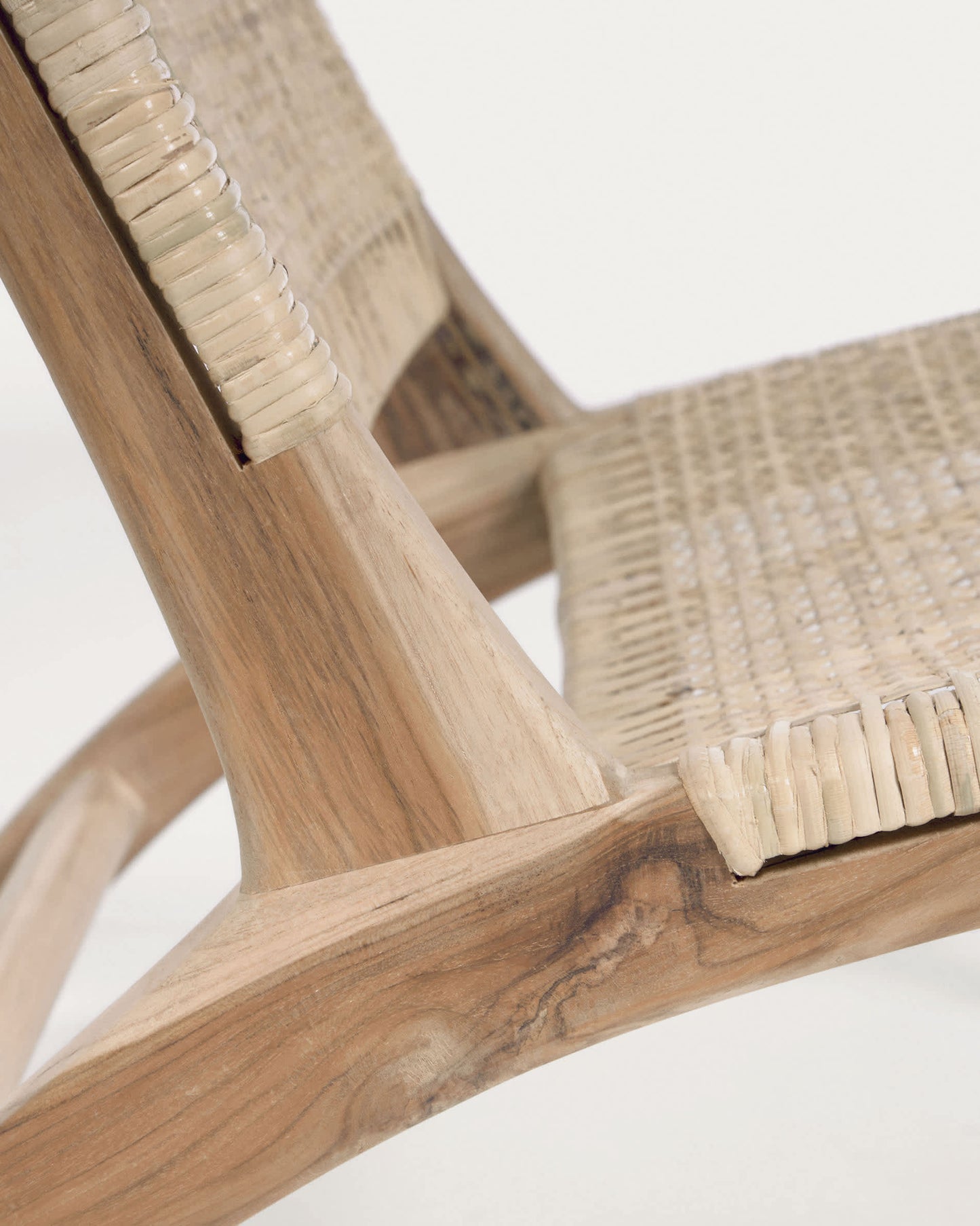 Poltrona Beida in legno massello di teak
