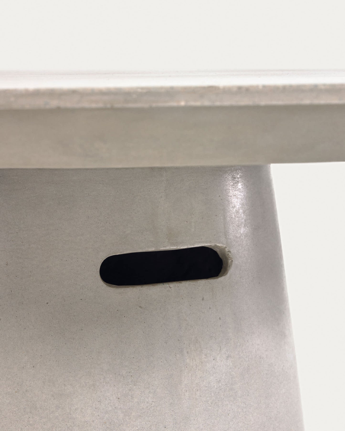 Tavolo Itai Ø 90 cm cemento