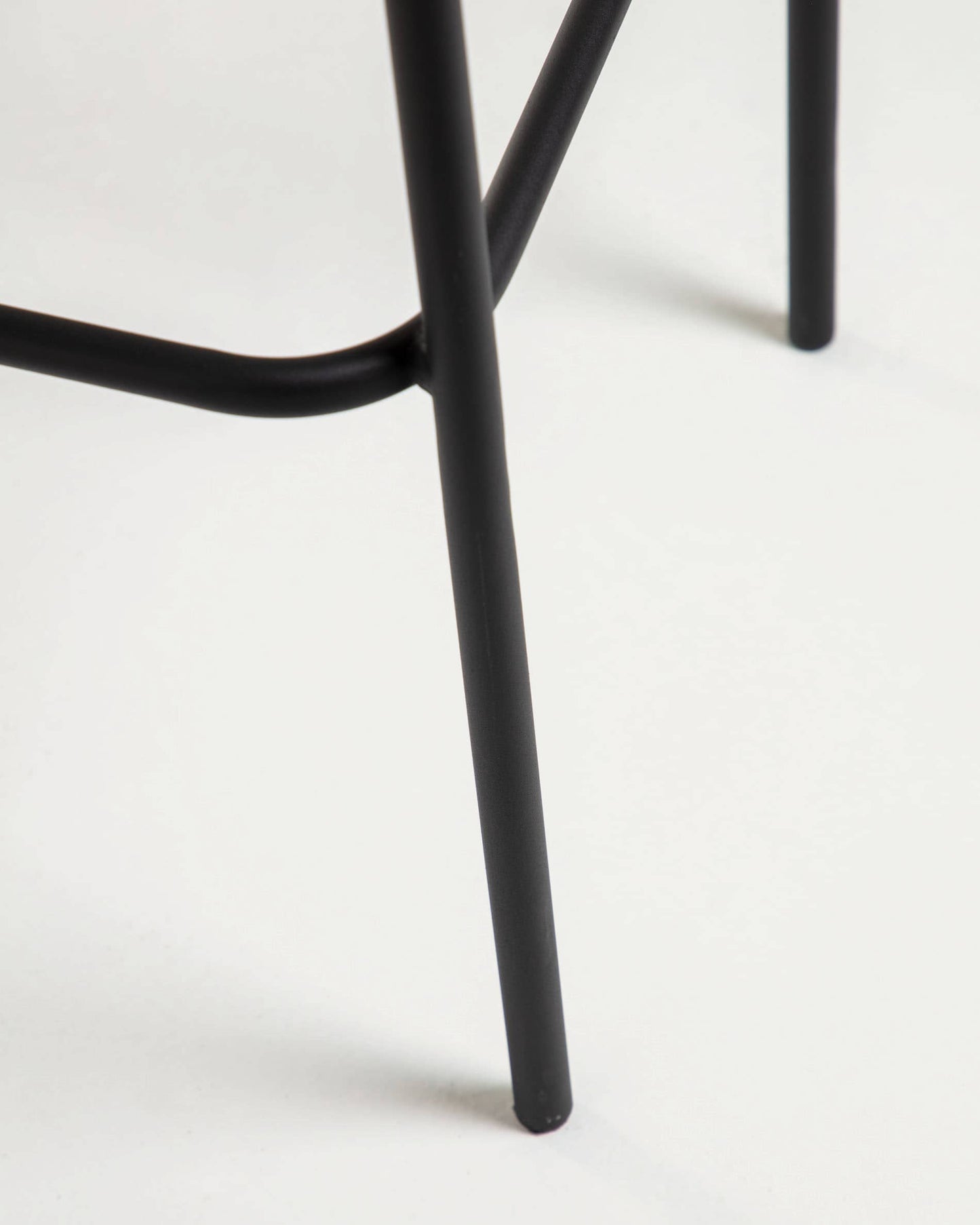 Sgabello Lambton in corda nera e acciaio finitura nera altezza 74 cm