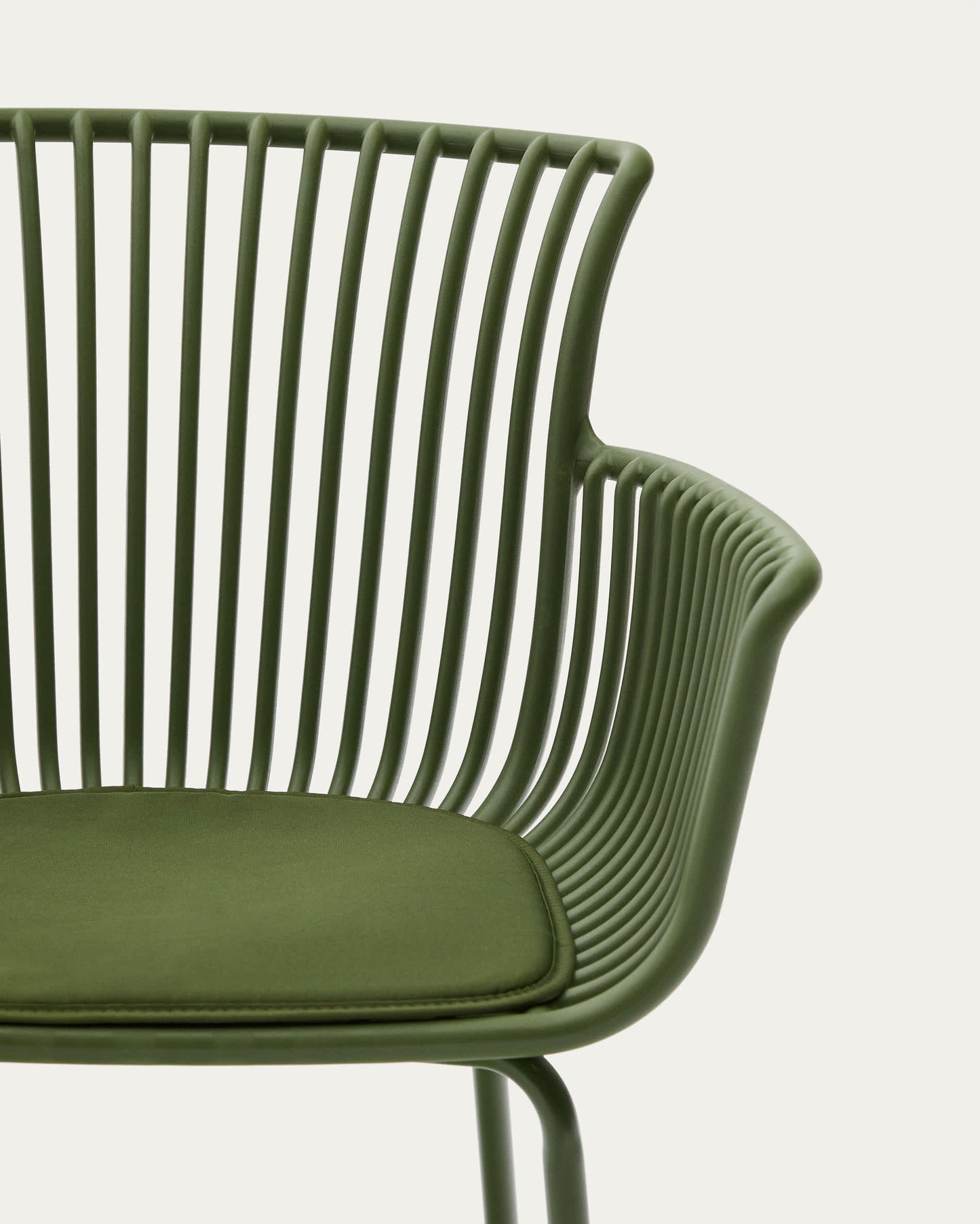 Sedia da esterno Surpika con gambe in acciaio verde