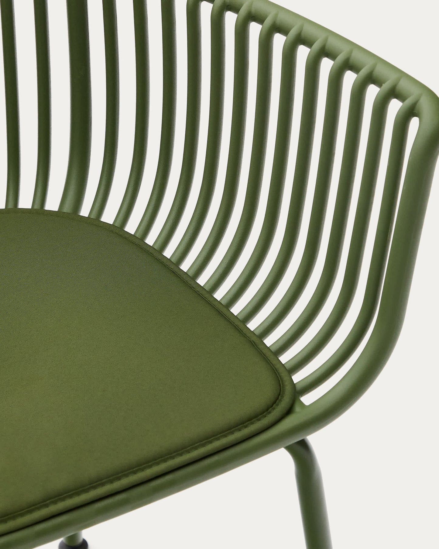 Sedia da esterno Surpika con gambe in acciaio verde