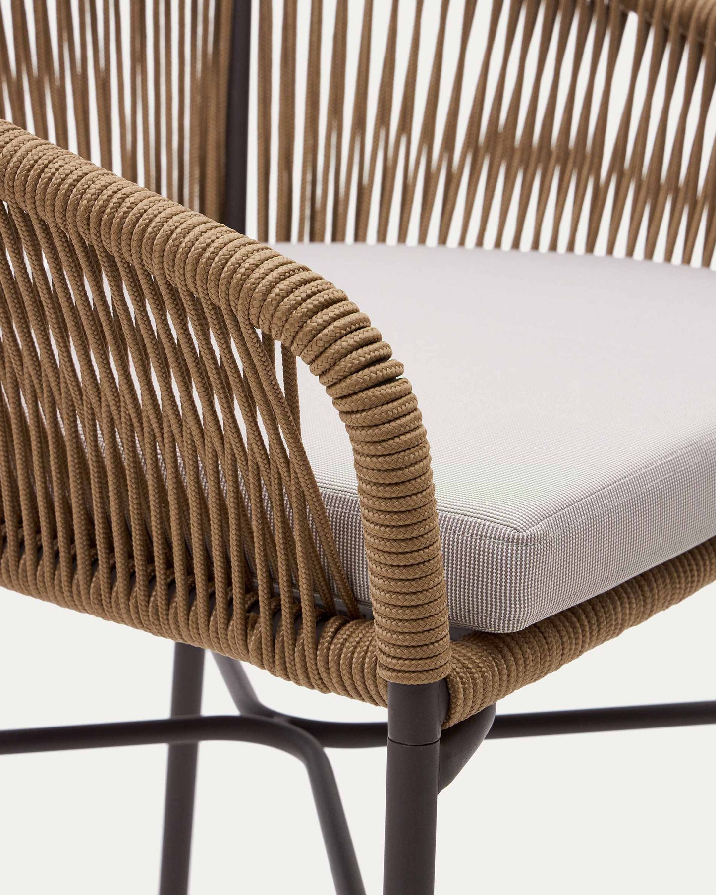 Sgabello Yanet in corda beige altezza 65 cm