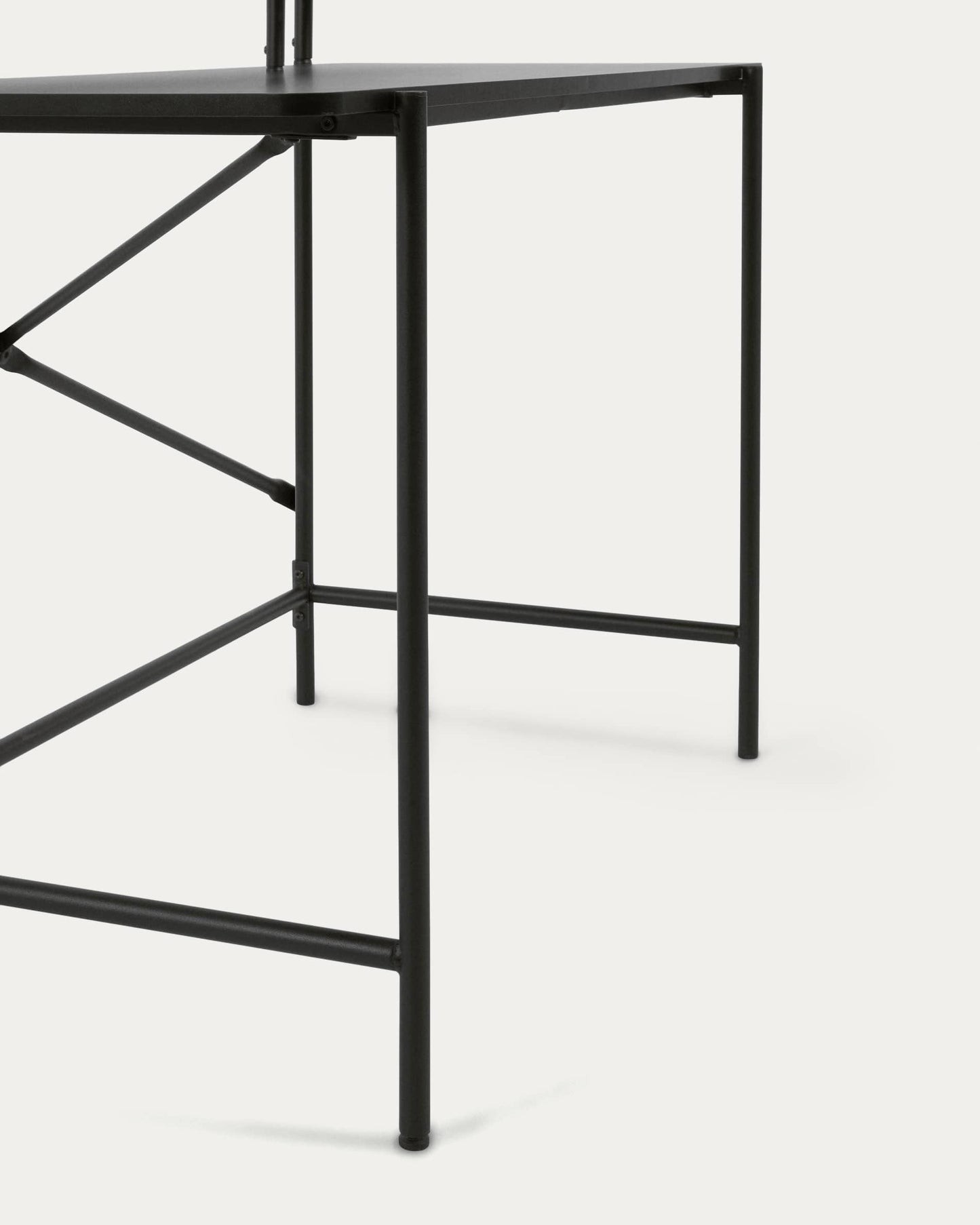 Tavolo Galatia nera in melamina con gambe in metallo verniciato nero 120 x 60 cm