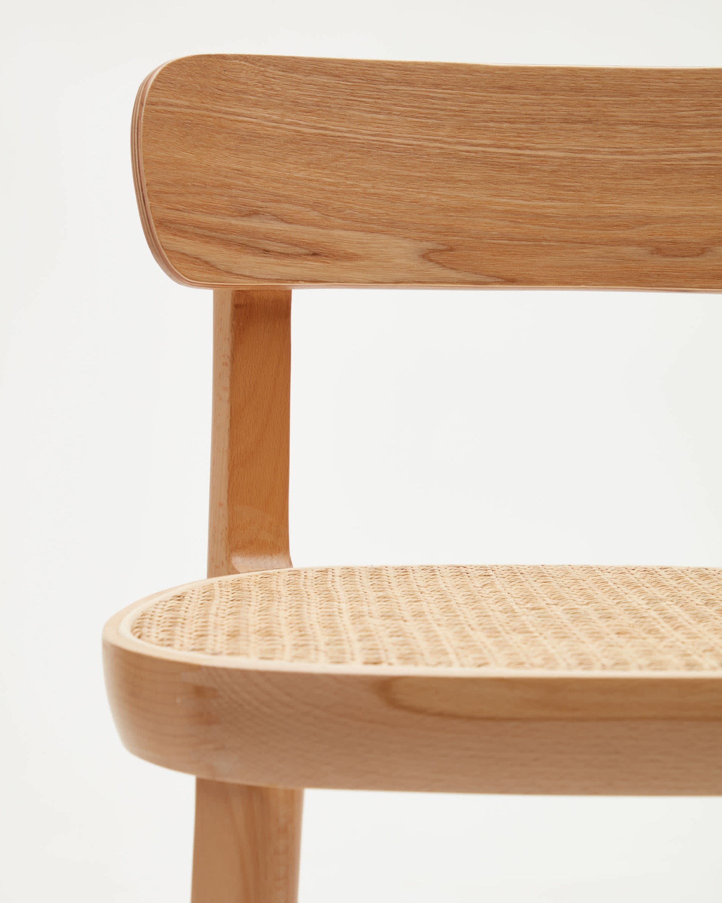 Sgabello Romane legno di faggio naturale impiallacciato frassino e rattan altezza 75 cm