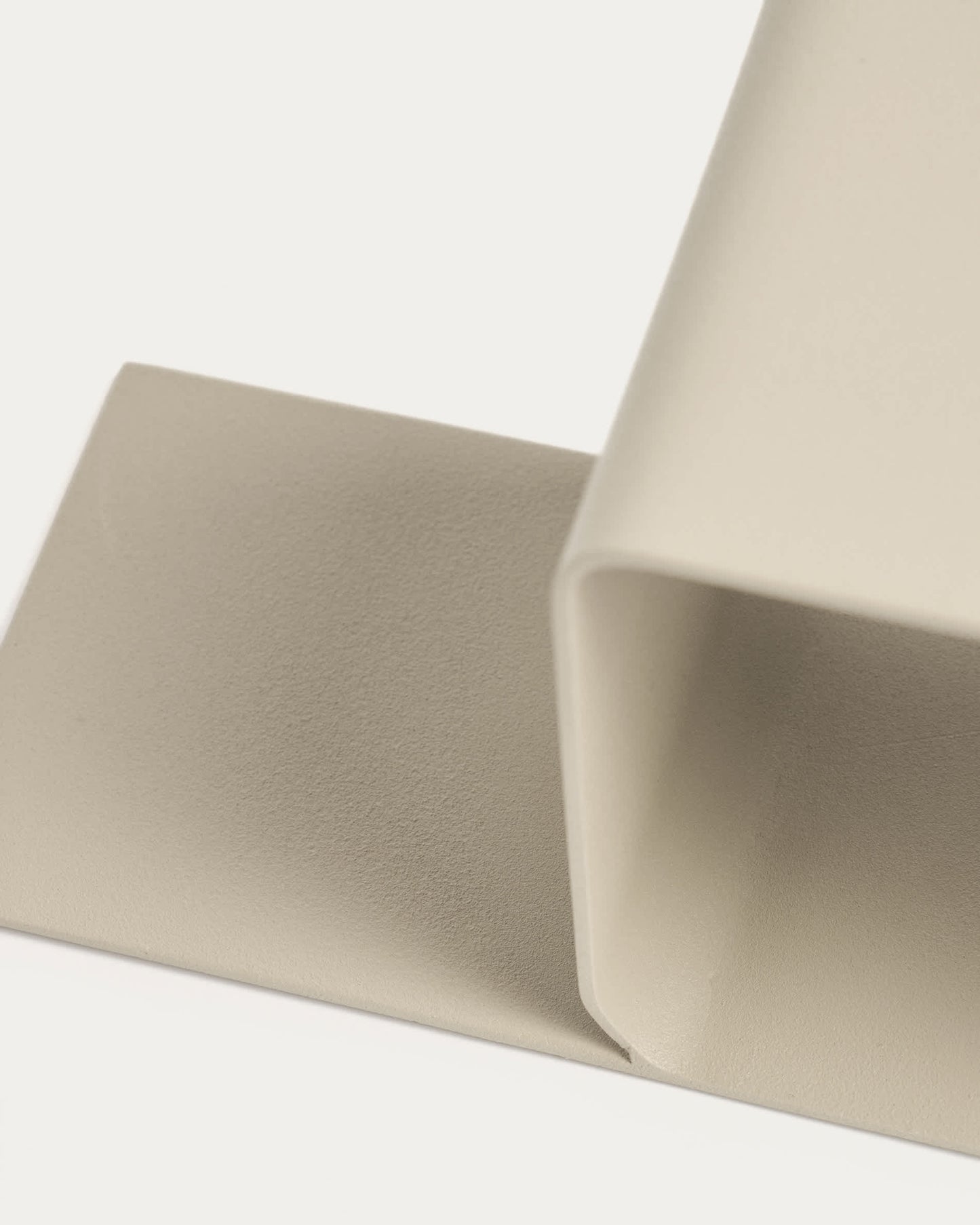 Reggilibri in ferro beige Mistra