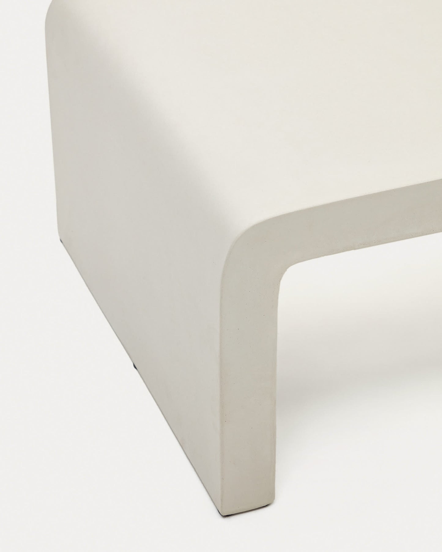 Tavolino Aiguablava in cemento bianco 135 x 65 cm